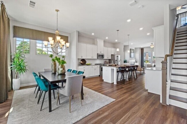 Foto del edificio - 3306 Cherry Grv Ln