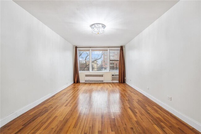 Foto del edificio - 2600 E 21st St