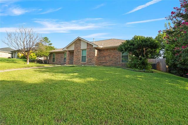 Foto principal - 1610 St James Dr