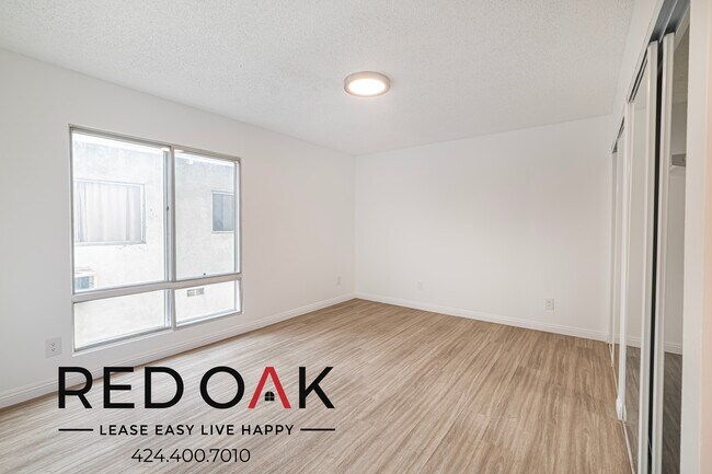 Foto del edificio - 6072 Franklin Ave