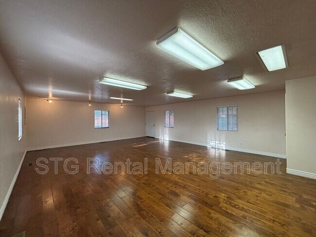 Foto del edificio - 75 E 800 S