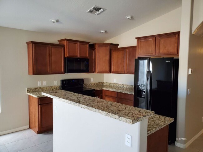 Building Photo - 1480 Stratford Dr