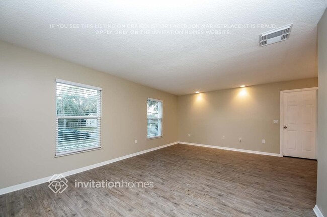 Foto del edificio - 8140 Caraway Dr