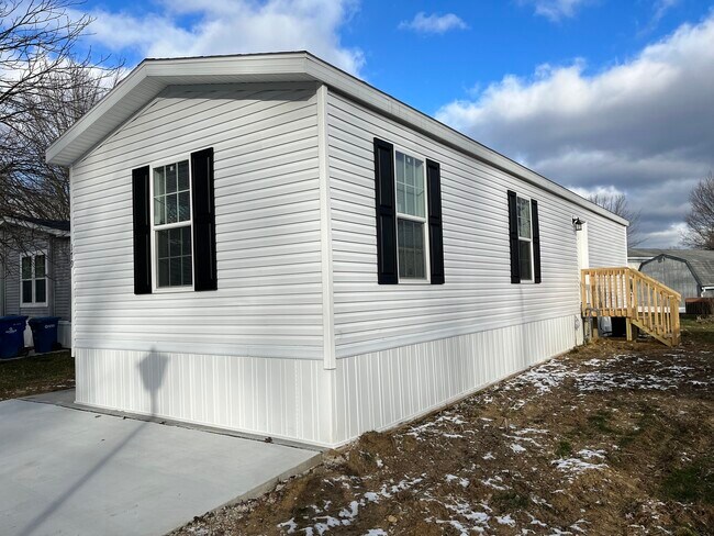 Building Photo - 6610 Lear Nagle Rd