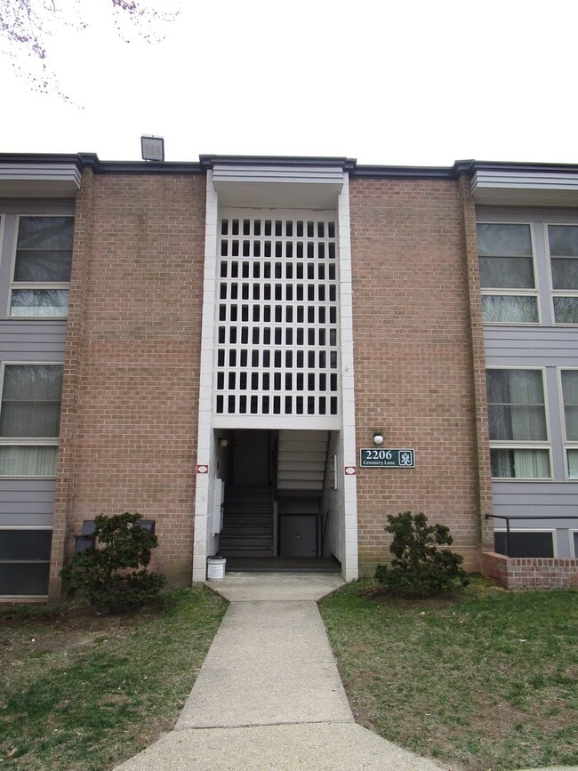 Building Photo - 2206 Greenery Ln