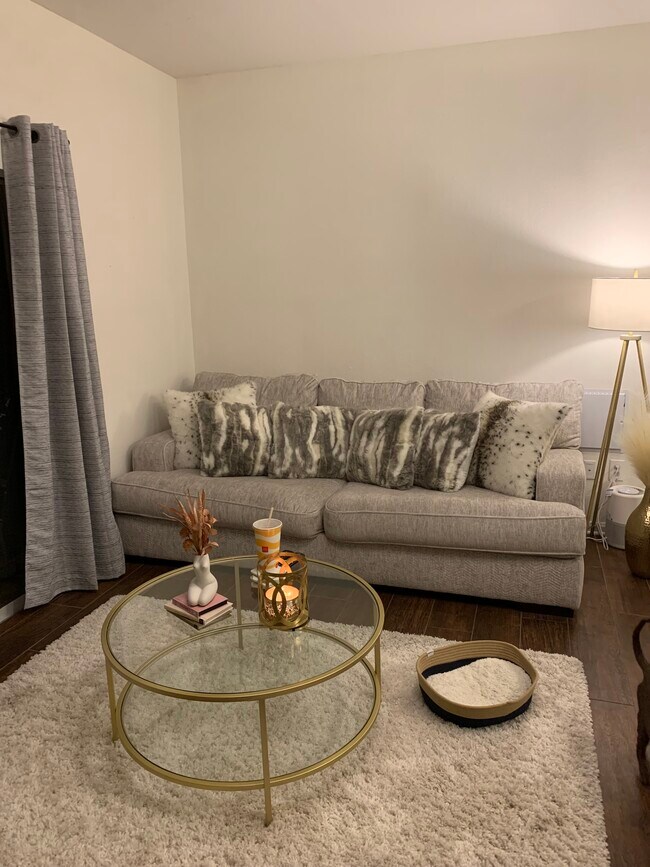 Foto del edificio - 447 W Longleaf Dr