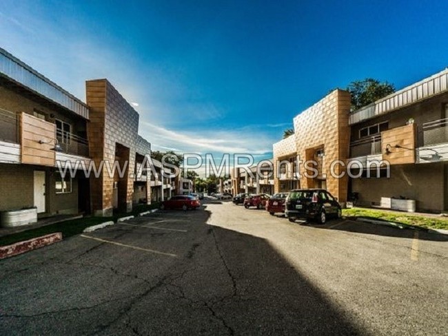 Building Photo - Capitol Hill - Marmalade Square condos