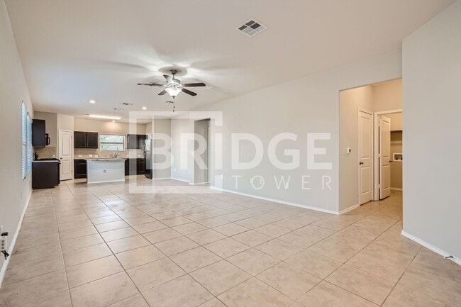 Foto del edificio - 5700 Bell Tower Ln