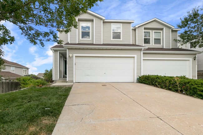 Building Photo - Townhome in Trail Ridge Neighborhood!
