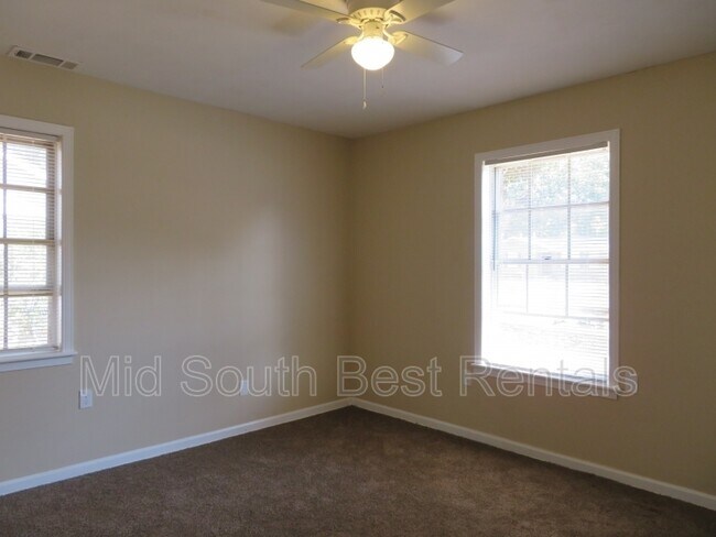 Building Photo - 3537 Steele St