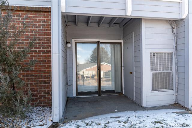 Building Photo - 7665 E Eastman Ave