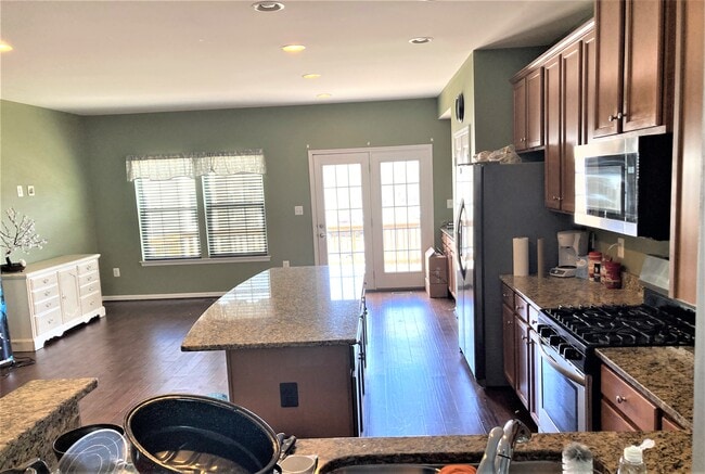 HUGE Eat-In Kitchen! - 3107 Alliance Ct