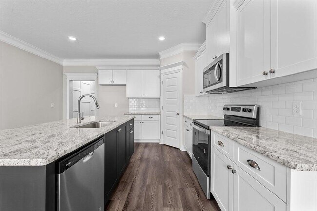 Foto del edificio - 208 Linsmore Ave