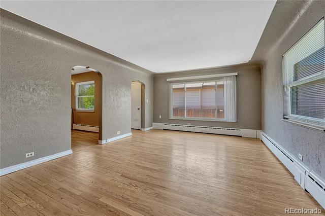 Foto del edificio - 4877 S Grant St