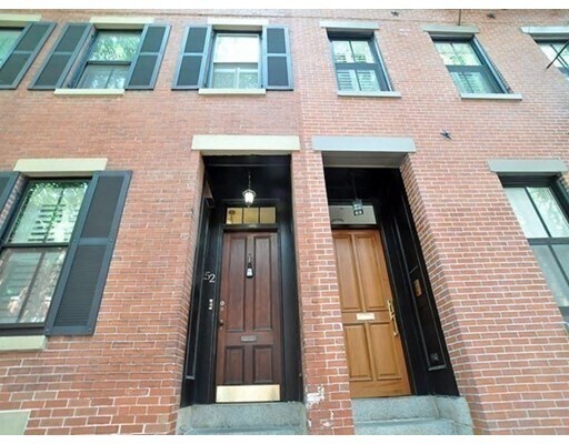 Building Photo - 52 Gray St