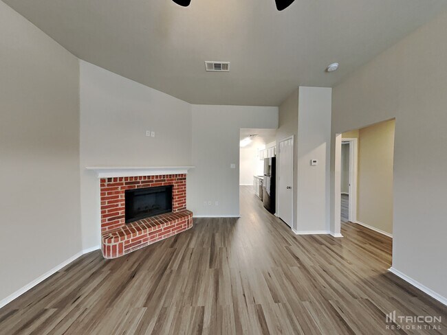 Foto del edificio - 1410 Misty Meadow Dr