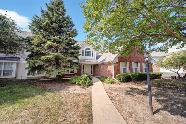 Building Photo - 5S530 Scots Dr