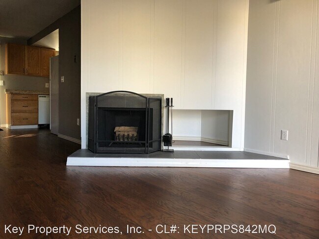 Building Photo - 2 br, 1.5 bath House - 1809 NE 116th St - A