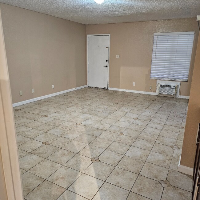 Foto del edificio - 101 W Olive Ave