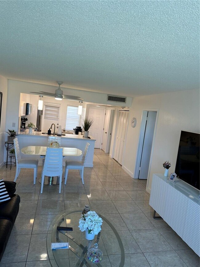 Foto del edificio - 2223 Park Ln