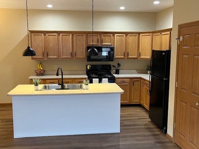 Building Photo - Modern Brick Ranch with 3 Bedrooms, 1.5 Ba...