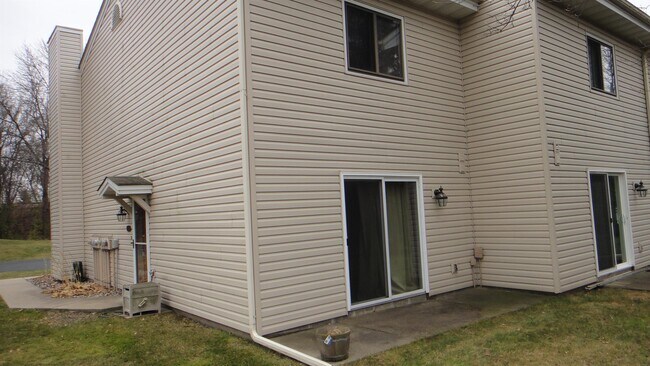 Foto del edificio - 17490 Pond Cir
