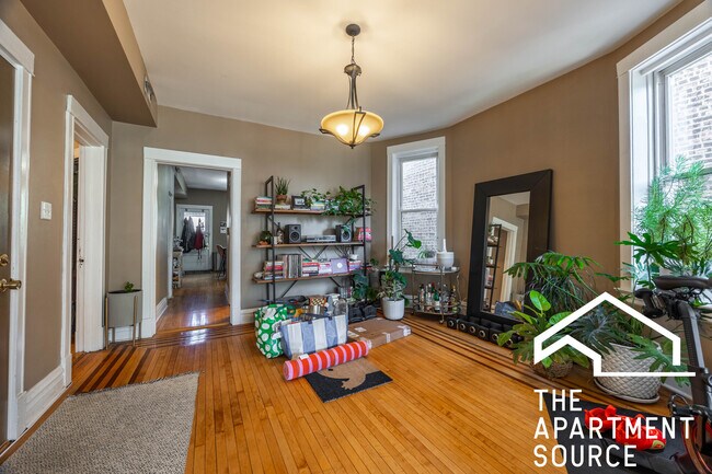 Building Photo - 3110 W Fullerton Ave