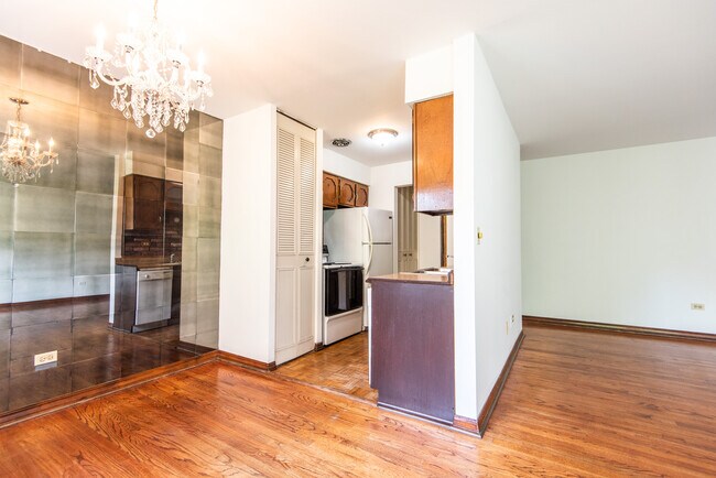 Foto del edificio - 420 W Aldine Ave