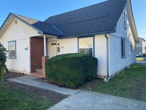 Building Photo - 138 E Orange Ave