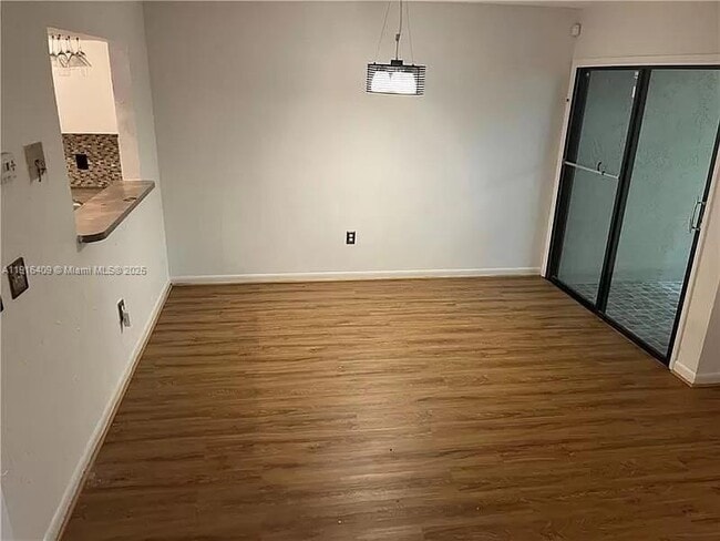 Foto del edificio - 1556 N 15th Terrace