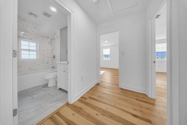 Building Photo - 11 Willet St