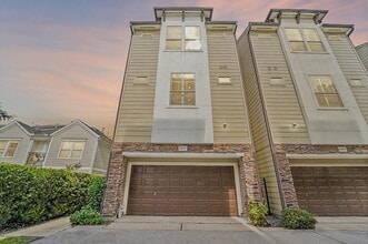 Building Photo - 2421 Beall St