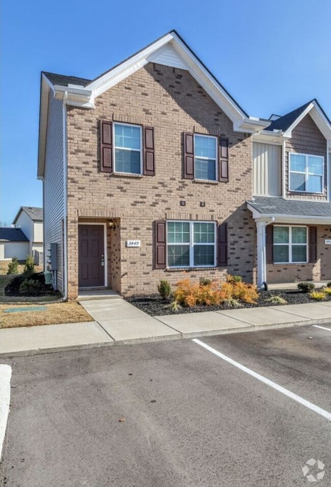 The Villas at Evergreen Farms Apartments for Rent with Parking