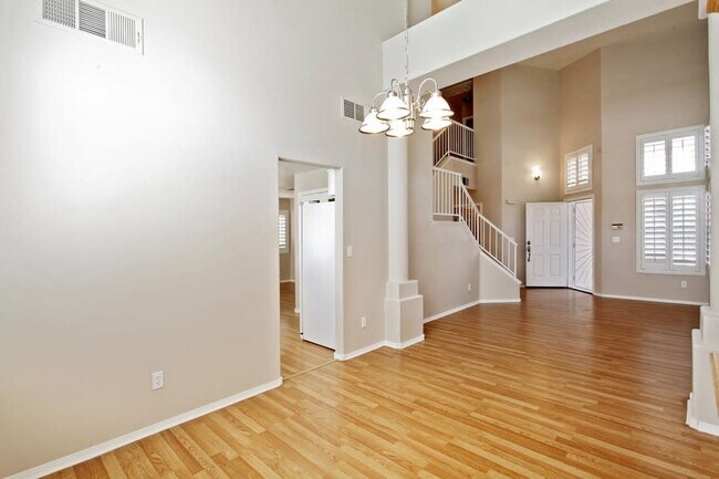 Building Photo - 7449 Sunspot Dr