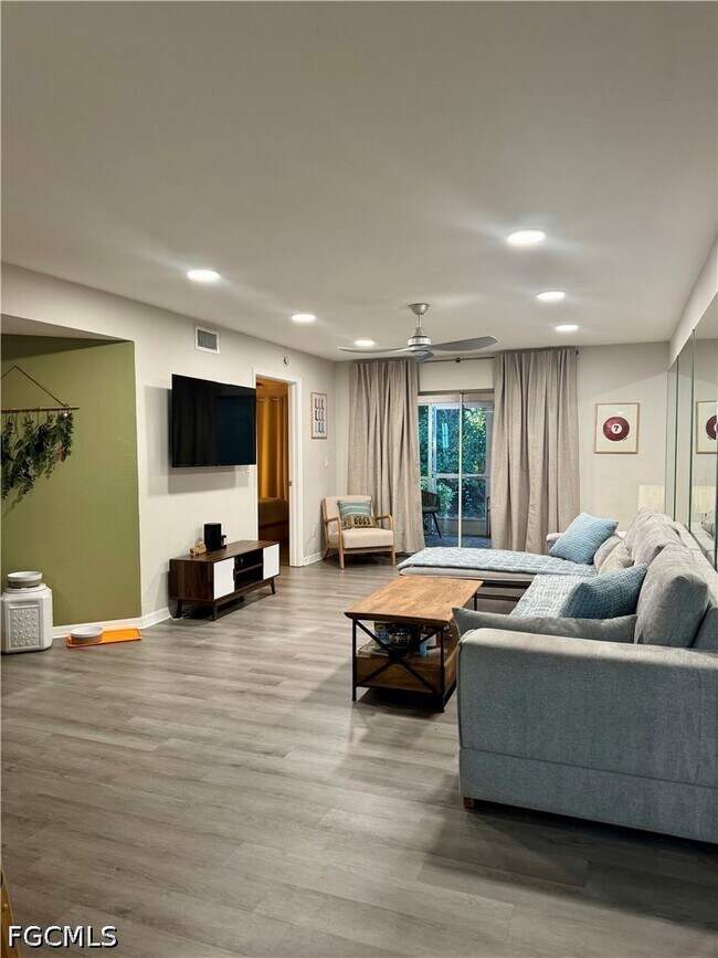 Foto del edificio - 28260 Pine Haven Way