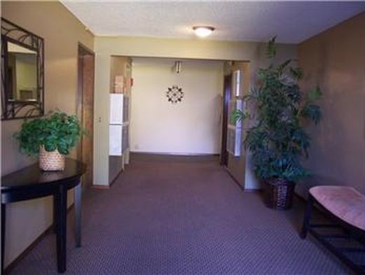 Common entrance - 911 N 73rd St Apartment