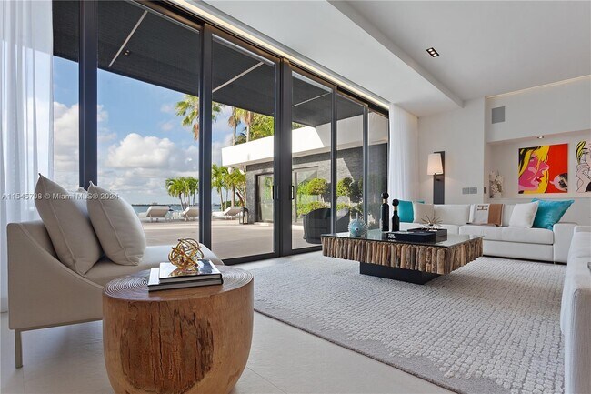 Foto del edificio - 7972 Biscayne Point Cir