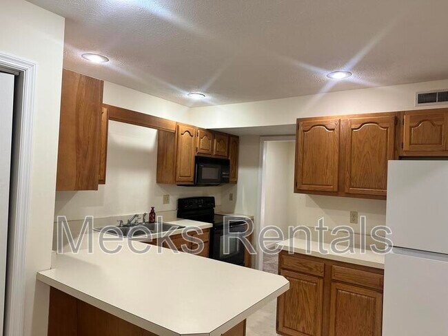Foto del edificio - 412 Fletcher Rd