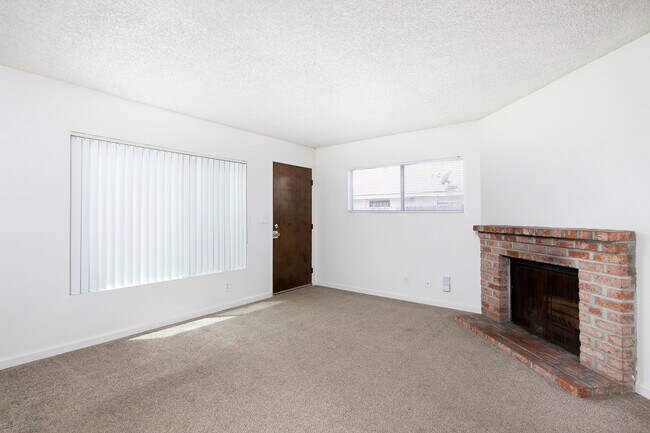 Building Photo - 2112-2114 Thomas Avenue - 2114 Unit 1-