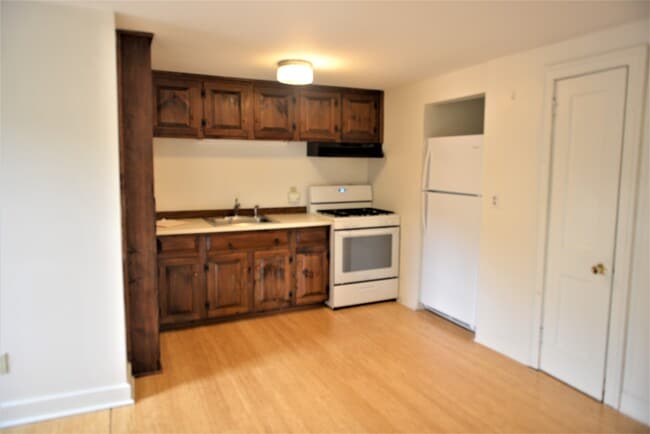 Kitchen - 516 Main St