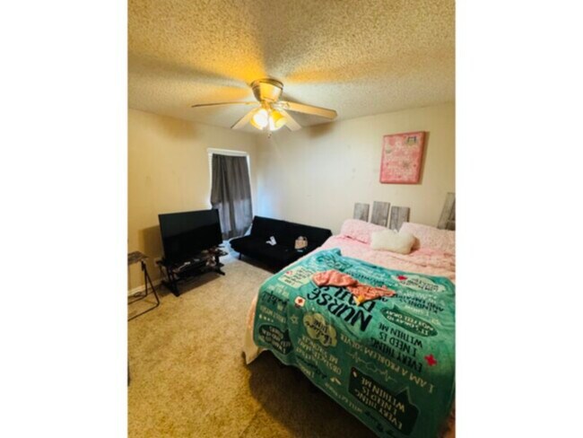 Photo - 912 Haverstraw Pl House