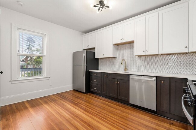Building Photo - 28 Monadnock St
