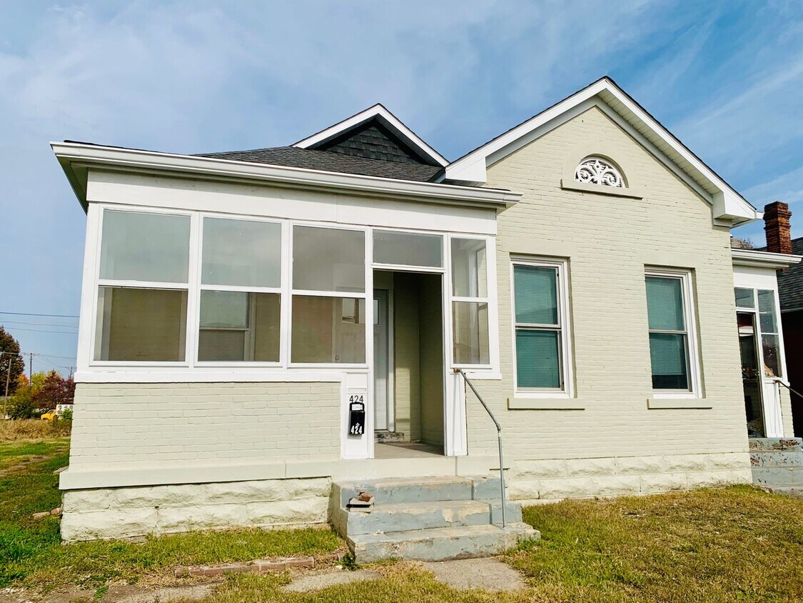 Primary Photo - 424-426 2nd Ave