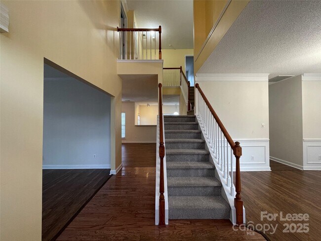 Building Photo - 5650 Berry Ridge Dr