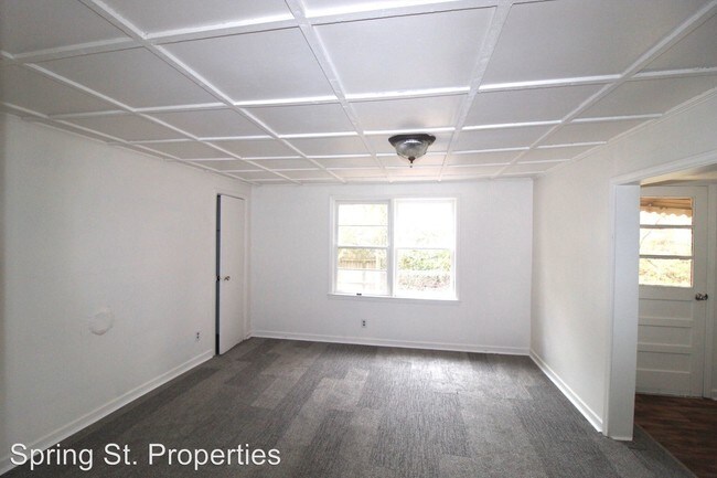 Building Photo - 3 br, 1 bath House - 60 Old School House Road