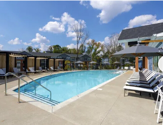 2 salt water pools with grilling and tv cabana - 900 Brittany Park Dr