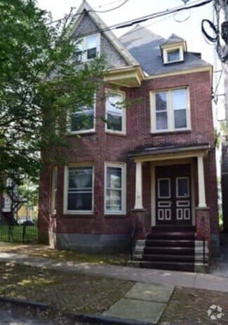 Building Photo - 10 Washington Ave