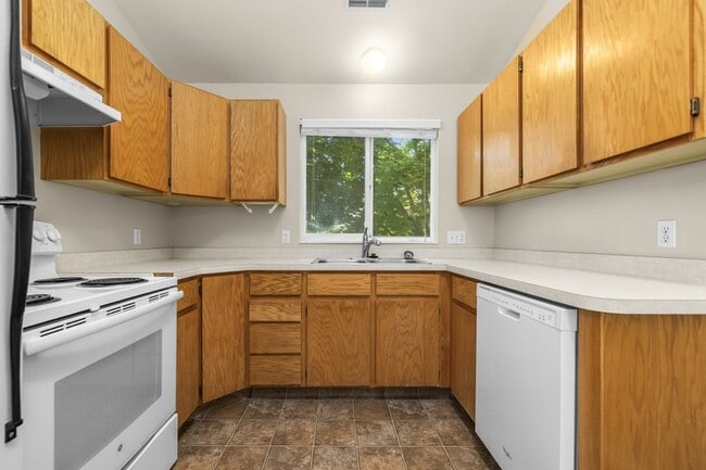Building Photo - 752 N 1060 W