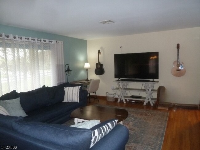 Foto del edificio - 72 Kennedy Rd