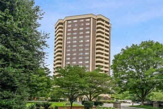 Building Photo - 1501 Clairmont Rd